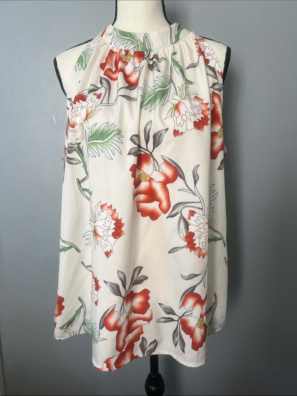 SHEIN Cream Floral Halter-Style Sleeveless Blouse